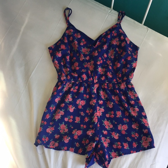 Romper - Picture 2 of 4